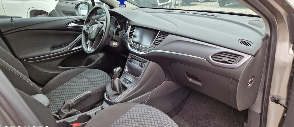 Opel Astra cena 39900 przebieg: 173000, rok produkcji 2016 z Tuszyn małe 742